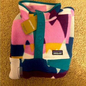 Kids Girls/ L (12) 
Patagonia fleece 
New with tags (original price $89)